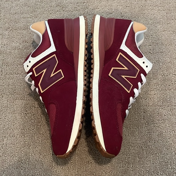 New Balance 574 / size 9.5 / mens new balance tennis shoes / brand new - Picture 4 of 8